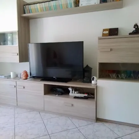 Casa Di Max - Private In With Shared Bathroom Free Parking Homestay