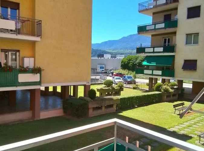 Casa Di Max - Private In With Shared Bathroom Free Parking Homestay *